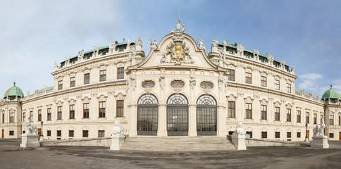 Naklejka premium Belvedere castle with statue, flag in Vienna, Austria