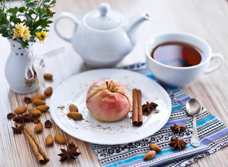 gourmet baked apple with tea
