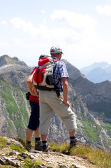 Fototapeta na wymiar Piesi w Alpstein - Alpy - Szwajcaria
