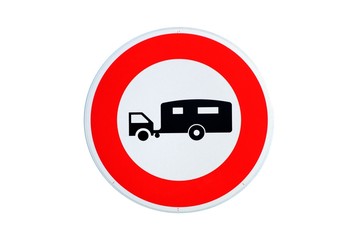 Interdiction d'accès aux véhicules tractant une caravane
