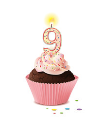 Cupcake mit Kerze und die Zahl 9