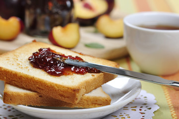 Plum jam with toast