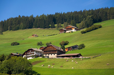 Fototapeta na wymiar Alta Pusteria - Dolomity - Alpy