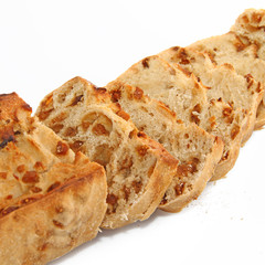 Pain aux figues tranché