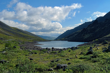 Obraz premium Dlinnoe lake in Khibiny Mountains, Russia