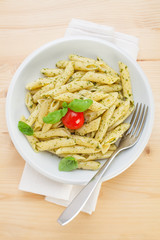Tortiglioni mit Baslikum Pesto