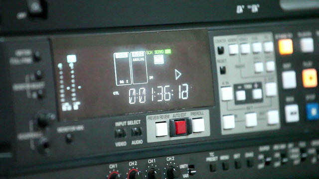 videotape recorder  2