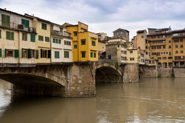 Fototapeta na wymiar Most Ponte Vecchio we Florencji.