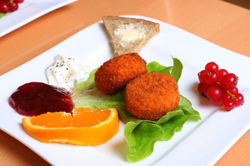 Knusprig gebackener Camembert