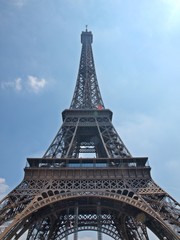 Fototapeta na wymiar Europejskie miasta - Paryż miasto - Wieża Eiffla.
