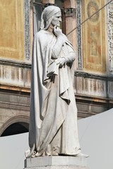 verona - statua di dante - piazza dei signori