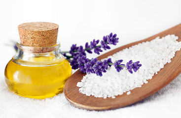 Wellness Peeling | Salz Lavendel Öl | Entspannen im Badezimmer