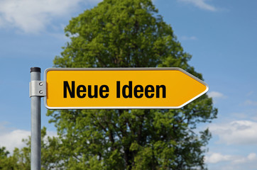 Fototapeta premium Pfeil mit Baum NEUE IDEEN