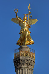 Fototapeta na wymiar Goldelse Kolumna Zwycięstwa w Berlinie