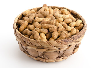 Erdnüsse im Korb