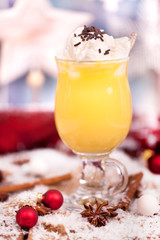Eierpunsch mit Sahne