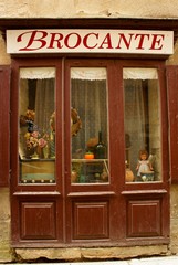 devanture de brocanteur