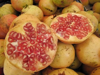 Granada, la fruta del granado. Pomegranate.