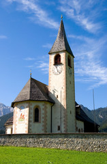 Fototapeta na wymiar Kapelle w San Vito - Dolomiten - Alpen