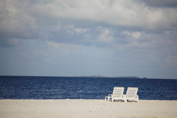 longue on the sea coast