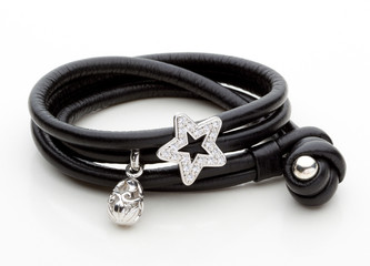 Nice leather bracelet with diamonds