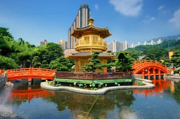 Rolgordijnen Het gouden paviljoen van Nan Lian Garden in Hong Kong © SeanPavonePhoto