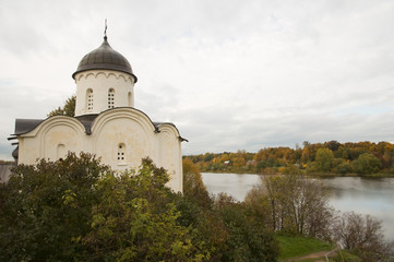 Fototapeta na wymiar Kościół Św. Fortress Old Ładoga, Rosja