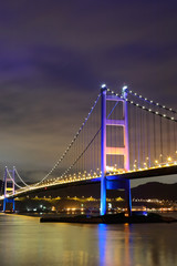 Fototapeta na wymiar Tsing Ma Bridge i Hong Kongu