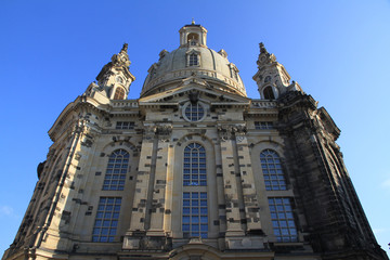 Fototapeta na wymiar Die renovierte Frauenkirche in Dresden, Sachsen (Deutschland)