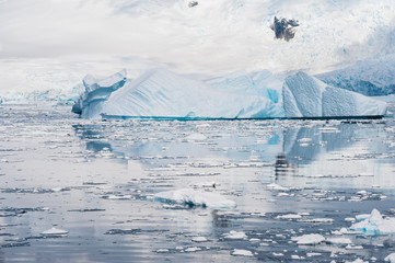 Deffirent forms of icebergs, Antarctica