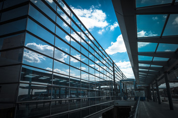 Fototapeta na wymiar sky reflection in the airport terminal
