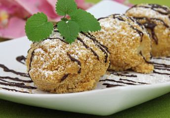 Drei Topfenknödel