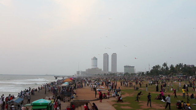 thousands of sri lankan people hang out at beach