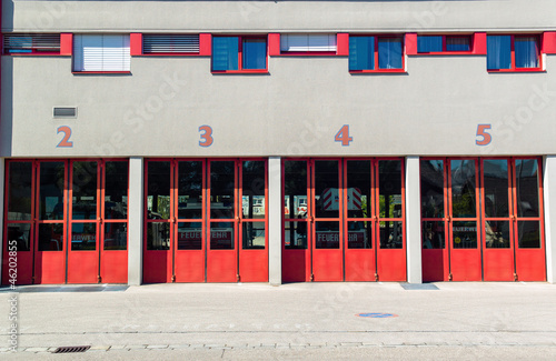 "Feuerwehr Garage" Stockfotos und lizenzfreie Bilder auf Fotolia.com