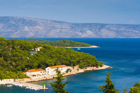 Blick von der Insel Brac nach Baska Voda, Kroatien