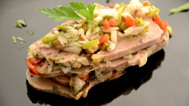 Tongue in vinaigrette Lengua a la vinagreta 舌头在醋汁