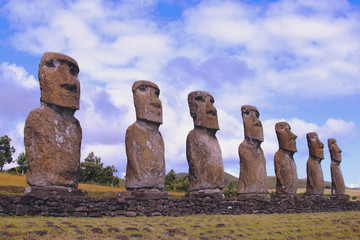 Seven moai platform, Eastern Island, Chile - obrazy, fototapety, plakaty