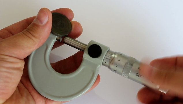 Tool micrometer, measure the thickness