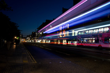 Fototapeta na wymiar Bus at night