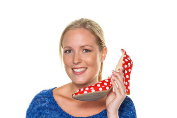 junge Frau mit Schuh