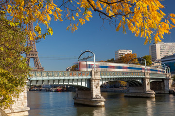 transport ferroviaire à paris
