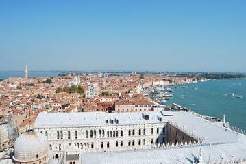 Fototapeta na wymiar Venezia dall'alto