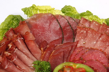 Partyplatte mit Schinken und Salami