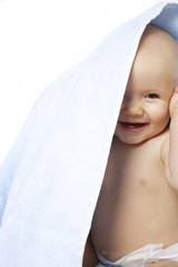 niemowle z ręcznikiem - obrazy, fototapety, plakaty