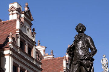 Fototapeta na wymiar Goethe pomnik Naschmarkt Leipzig