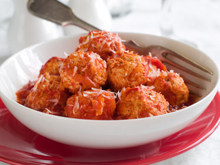 Meat balls in tomato sauce