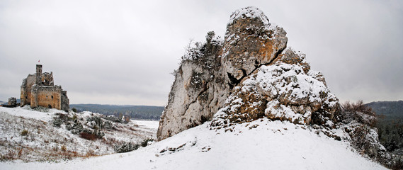 Zimowy Mirów - Stitched Panorama - obrazy, fototapety, plakaty