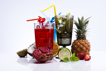  Cocktails, alcohol drinks with fruits