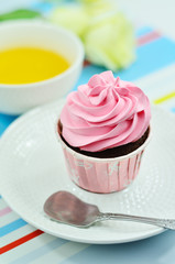 fancy cup cake set for wedding and coffee break time