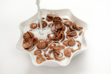 Chocolate cornflakes and milk